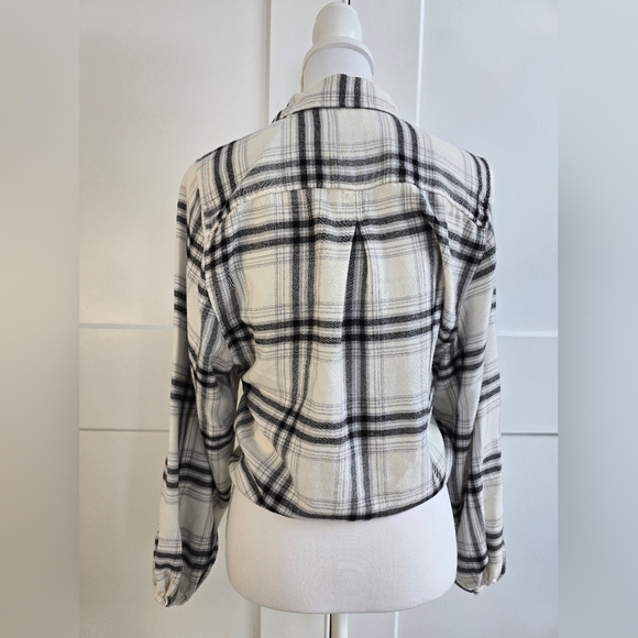 American Eagle Outfitters Plaid Tie-Front Shirt - Black and White - Picture 3 of 8